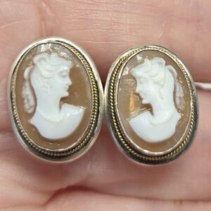 Vintage Cameo Womens Silver Screwback Earrings Hand Carved White On Light Brown